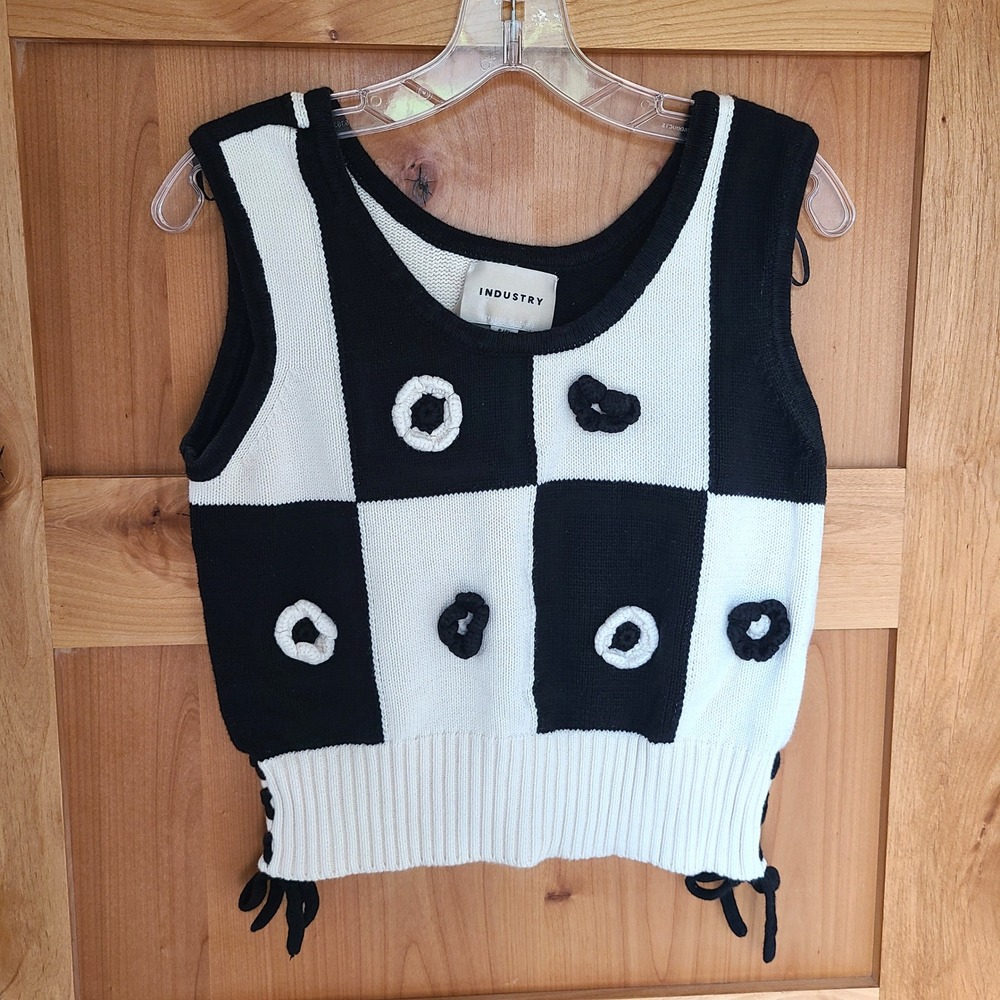 Industry 100% Cotton Black White SMALL Abstract Knit Sleeveless‎ Crop Top Tie